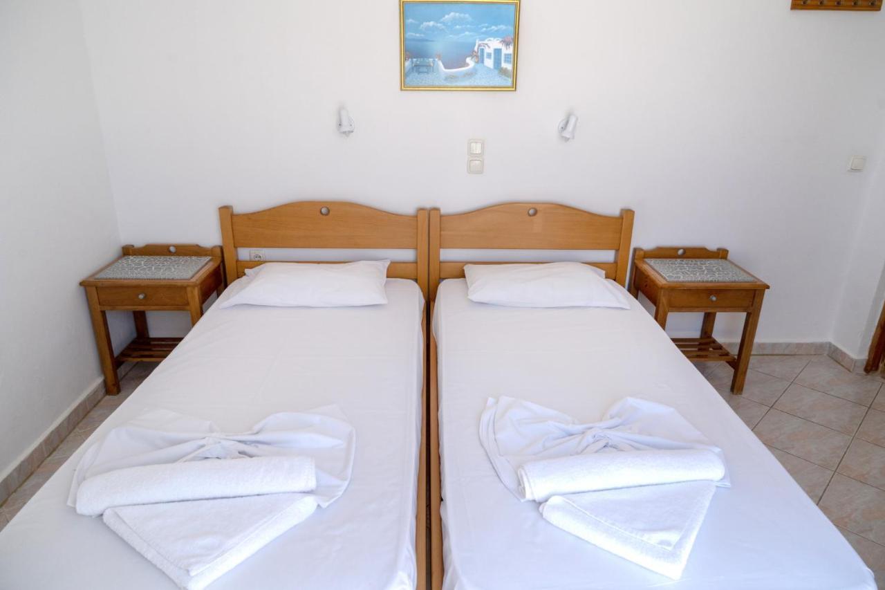 Hotel Mimoza Agia Marina  Exterior photo